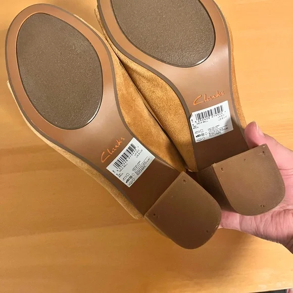 Clarks Deva Bell Heeled Sandals with Straps / Shootie - Tan Suede, Size 8.5M - Picture 4 of 5